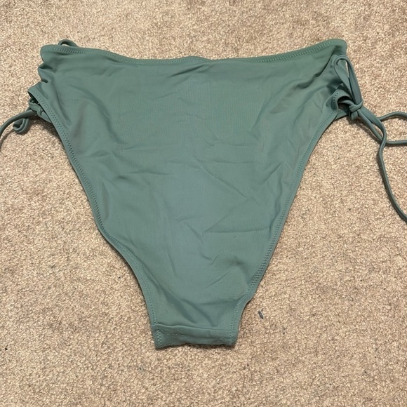 Shade and shore high rise bikini bottoms size L - Picture 3 of 3
